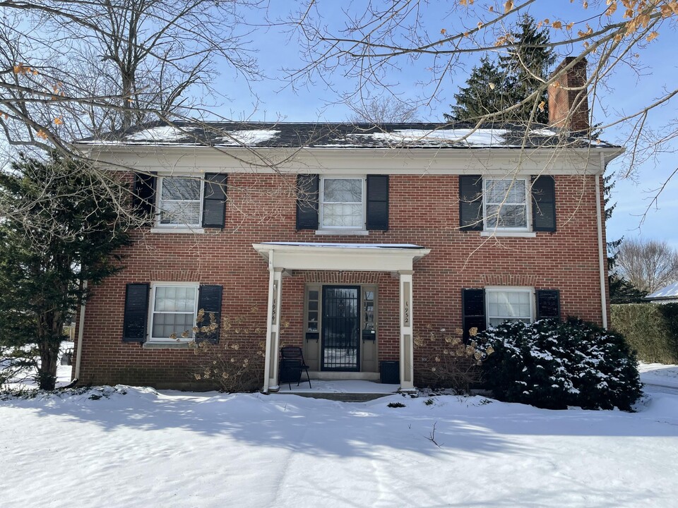 1952 Fontaine Rd in Lexington, KY - Building Photo