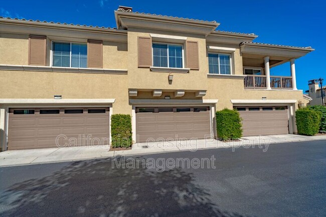 23939 Brescia Dr in Valencia, CA - Foto de edificio - Building Photo