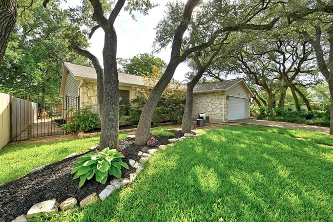 3106 Jeanette Ct in Austin, TX - Building Photo - Building Photo