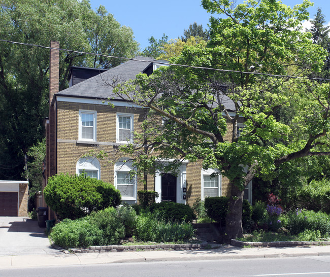 1745 Bathurst St in Toronto, ON - Building Photo - Primary Photo