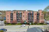 The Charles in Framingham, MA - Foto de edificio - Building Photo