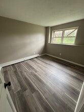 147 Perry Ave, Unit 1B in Worcester, MA - Building Photo - Building Photo