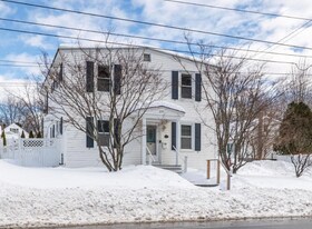 657 Calef Rd, Unit 2 in Manchester, NH - Building Photo