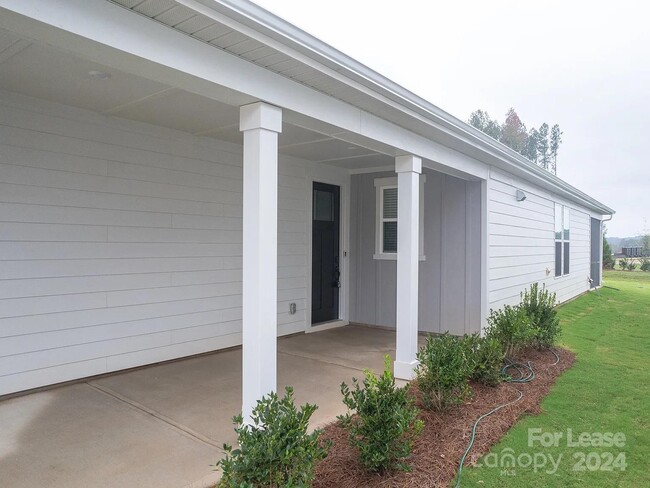 1950 Sparkling Strm Dr in Belmont, NC - Building Photo - Building Photo