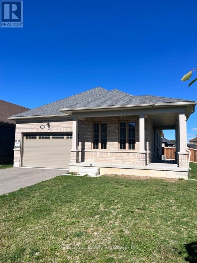 24 Harwood St in Tillsonburg, ON - Building Photo - Building Photo