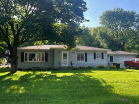 601 Levee Blvd in St. James, MN - Building Photo