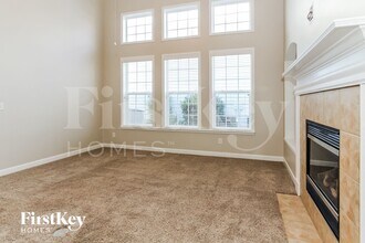 19331 Windjammer Cir in Cornelius, NC - Foto de edificio - Building Photo