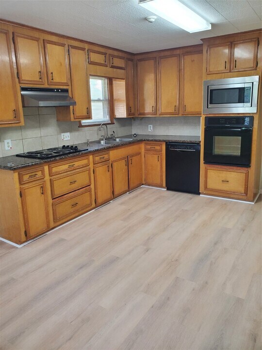 1505 Millie St in Rosenberg, TX - Building Photo