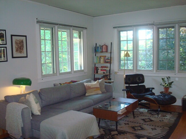 457 Paris Ave SE, Unit Apt. B in Grand Rapids, MI - Building Photo - Building Photo