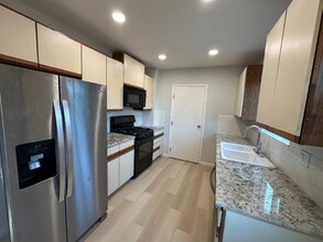 822 E 11th St in Pittsburg, CA - Building Photo - Building Photo