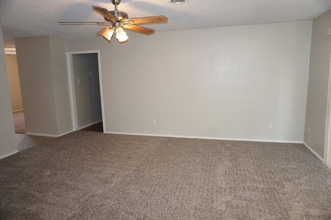 5541 17th Pl in Lubbock, TX - Building Photo - Building Photo