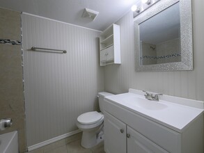 Bella Capri in Grand Prairie, TX - Building Photo - Interior Photo