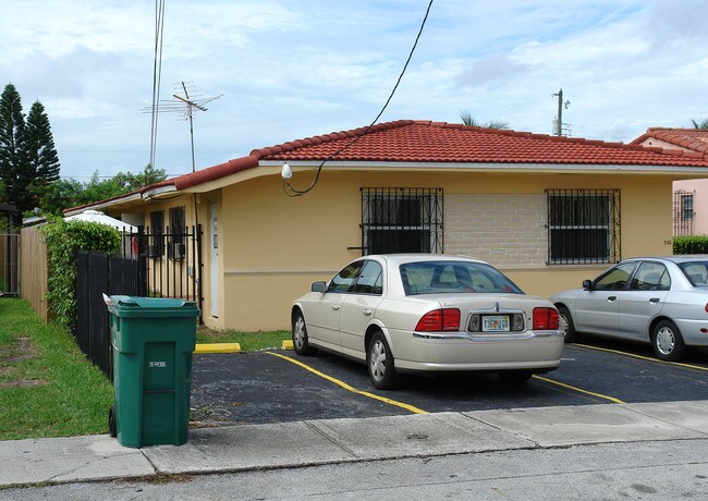 552 SW 9th St in Miami, FL - Building Photo - Building Photo