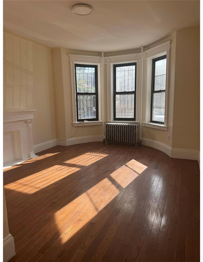 301 Grant Ave in Brooklyn, NY - Building Photo - Building Photo