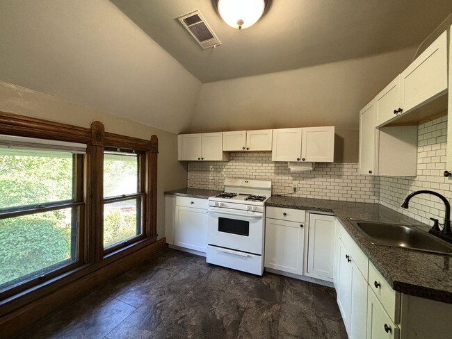 property at 605 W Kalamazoo Ave