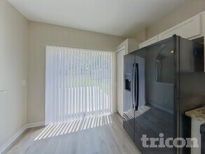 10645 Navigation Dr in Riverview, FL - Building Photo - Building Photo