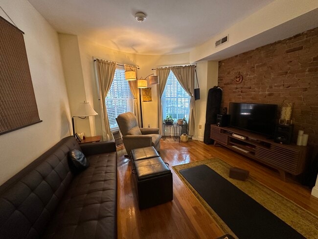 property at 4 Wellington St