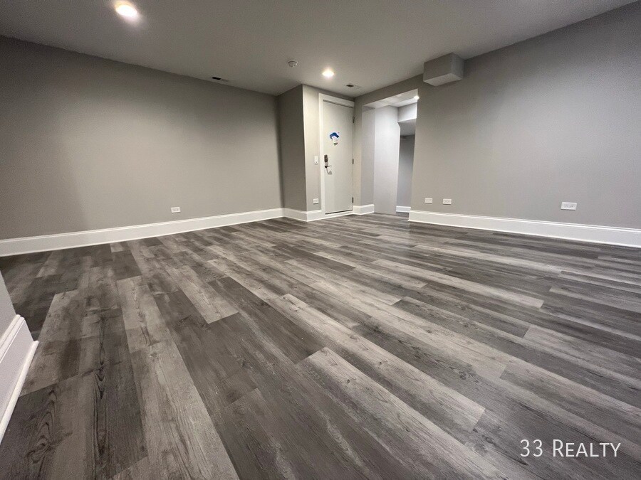 131.5 S Clinton Ave in Oak Park, IL - Building Photo