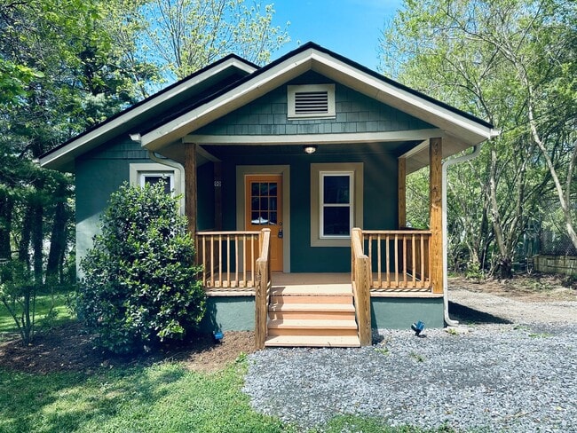 90 Hampton St in Asheville, NC - Building Photo - Building Photo