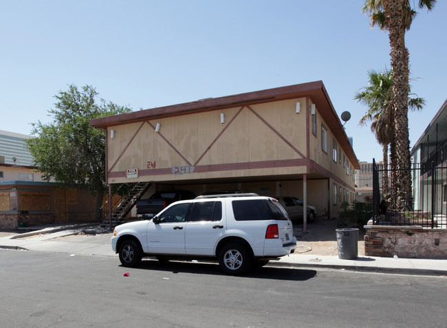 241 W Philadelphia Ave in Las Vegas, NV - Building Photo - Building Photo