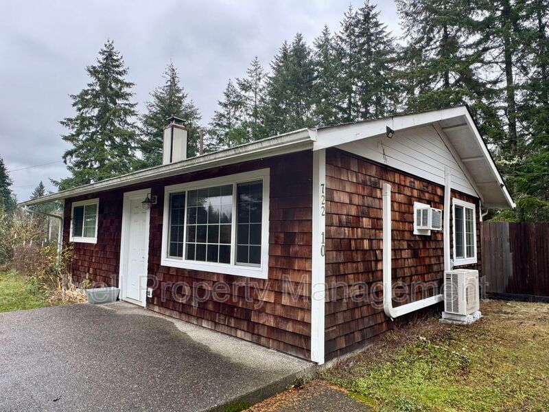 10 Campfire Ct in Shelton, WA - Building Photo