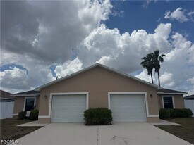 1020-1022 NE 8th Pl in Cape Coral, FL - Building Photo