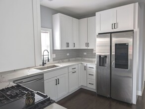 4413 N Keystone Ave in Chicago, IL - Building Photo - Building Photo