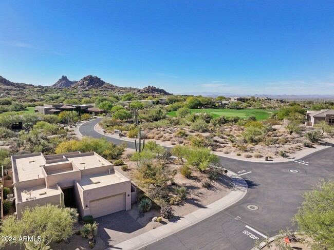 28504 E Whitefeather Ln in Scottsdale, AZ - Foto de edificio - Building Photo