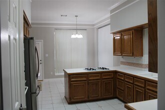 1911 Hidden Cove Ct in League City, TX - Building Photo - Building Photo