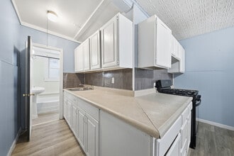 367 Spruce St, Unit Apt 1 in Manchester, NH - Building Photo - Building Photo