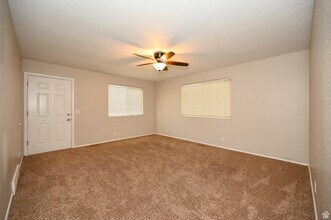 916 Vics Rd, Unit B-10 in Sandy, UT - Building Photo - Building Photo