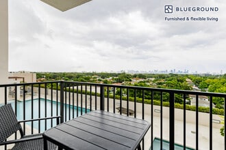 1501 SW 37th Ave in Miami, FL - Foto de edificio - Building Photo