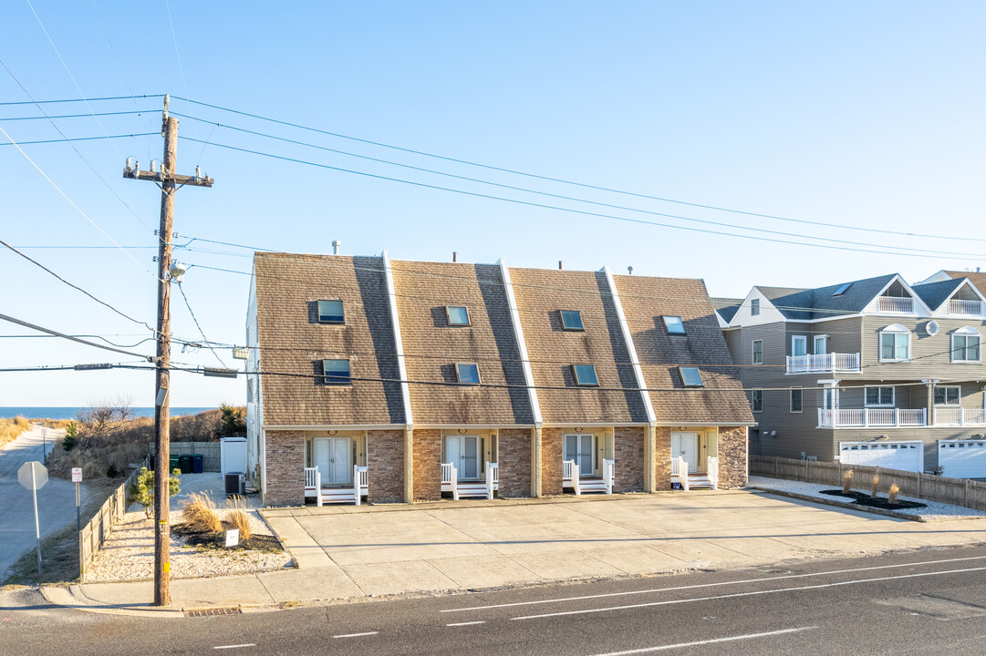 114 E Brigantine Ave in Brigantine, NJ - Building Photo