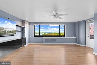 1021 Arlington Blvd in Arlington, VA - Building Photo - Building Photo