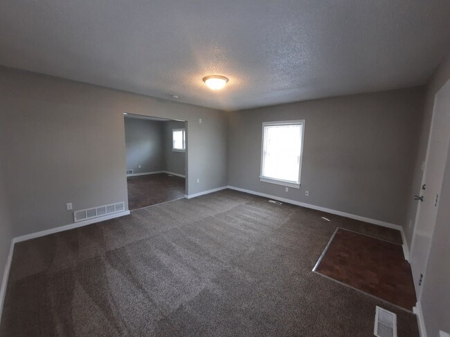 2722 Sheridan Ave in Des Moines, IA - Building Photo - Building Photo