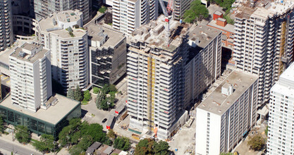 Plaza Midtown South in Toronto, ON - Building Photo - Building Photo