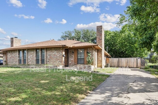 8236 El Retiro Rd in Fort Worth, TX - Building Photo - Building Photo