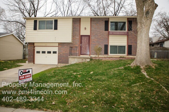 property at 2205 Wildwood Pl