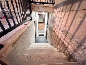 285 Mississaga St in Oakville, ON - Building Photo - Building Photo