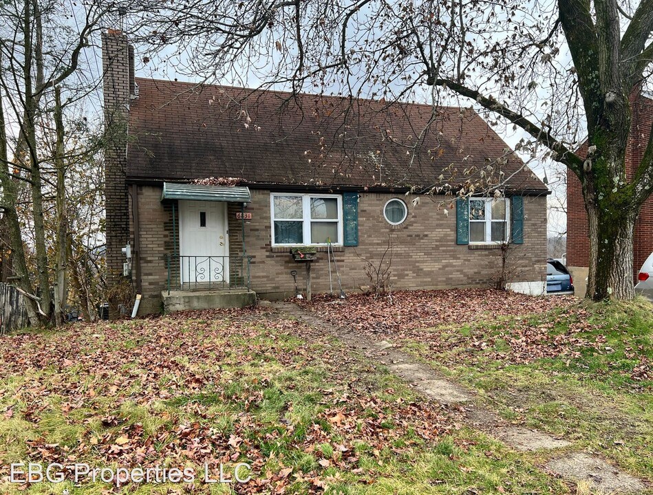 6831 Alcoma Dr in Pittsburgh, PA - Building Photo