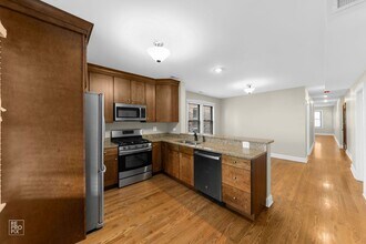 109 W Harrison St in Oak Park, IL - Building Photo - Building Photo