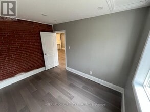 73 Murray Dr in Aurora, ON - Building Photo - Building Photo