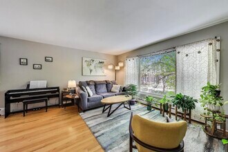 5140 N Leavitt St in Chicago, IL - Foto de edificio - Building Photo