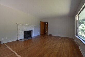 814 S Eastside Dr in Bloomington, IN - Building Photo - Building Photo