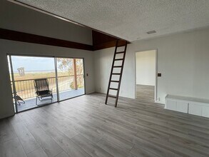 960 Lighthouse Way in Port Hueneme, CA - Building Photo - Building Photo