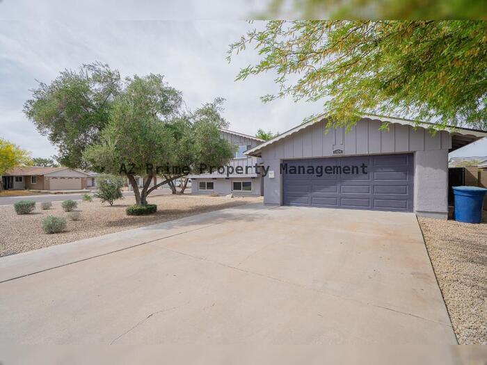 1104 E Bell De Mar Dr in Tempe, AZ - Building Photo