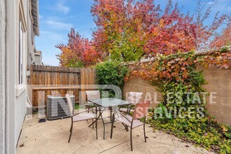 2345 Coffeeberry Rd in West Sacramento, CA - Building Photo - Building Photo