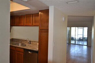 209 Woodlake Wynde in Oldsmar, FL - Building Photo - Building Photo