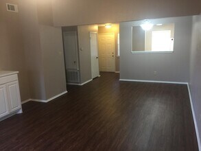 2800 Longmire Dr in College Station, TX - Building Photo - Building Photo