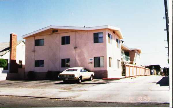 4751 33rd St in San Diego, CA - Foto de edificio - Building Photo